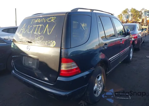 2000 Mercedes-Benz Ml 320 z USA, uszkodzony, nr VIN 4JGAB54E5YA187206